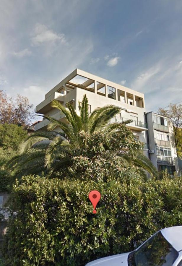Appartement Mini Palais - Beachfront, 5 Min Center, Terrace Split