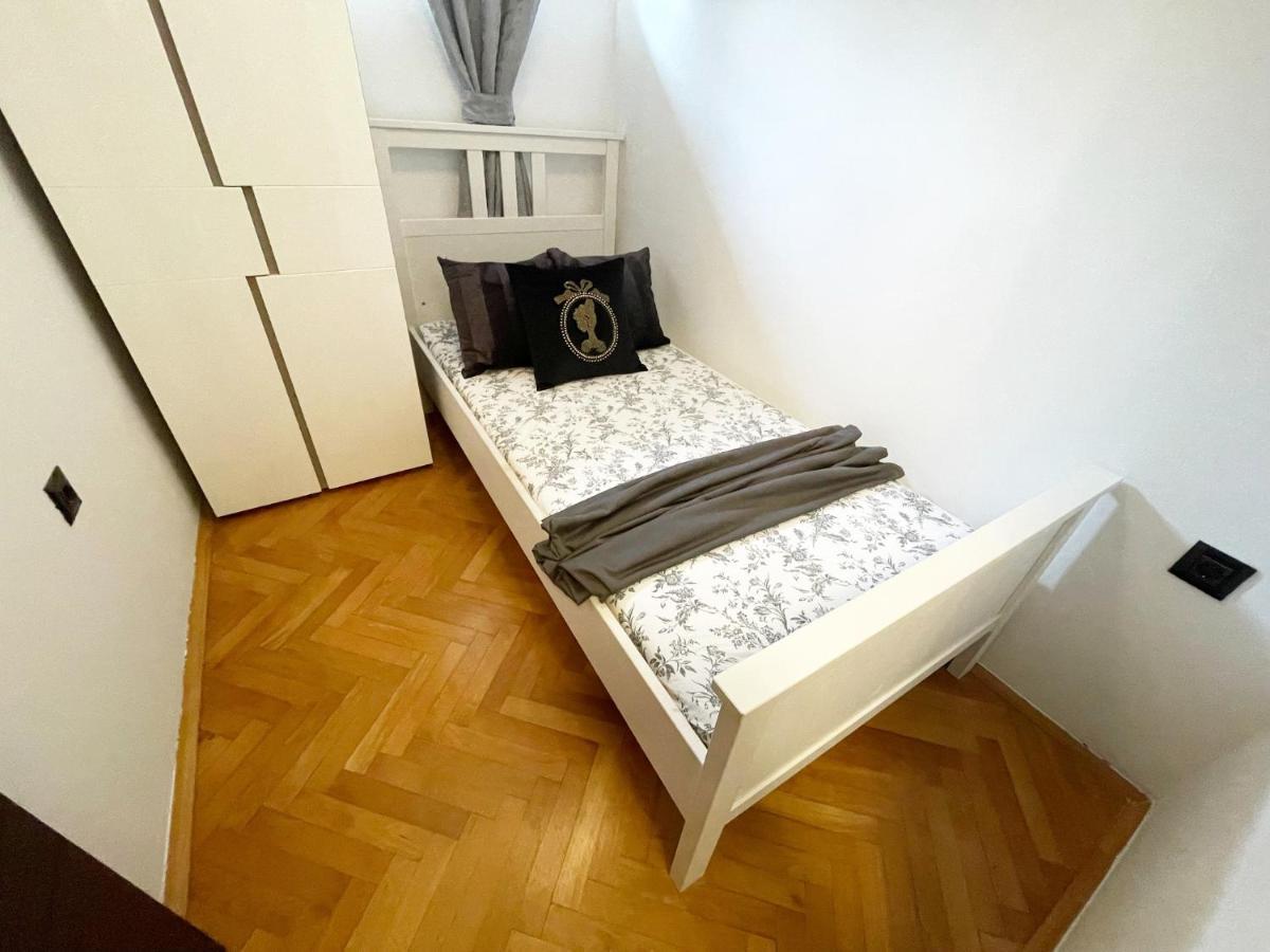 Appartamento Mini Palais - Beachfront, 5 Min Center, Terrace Spalato